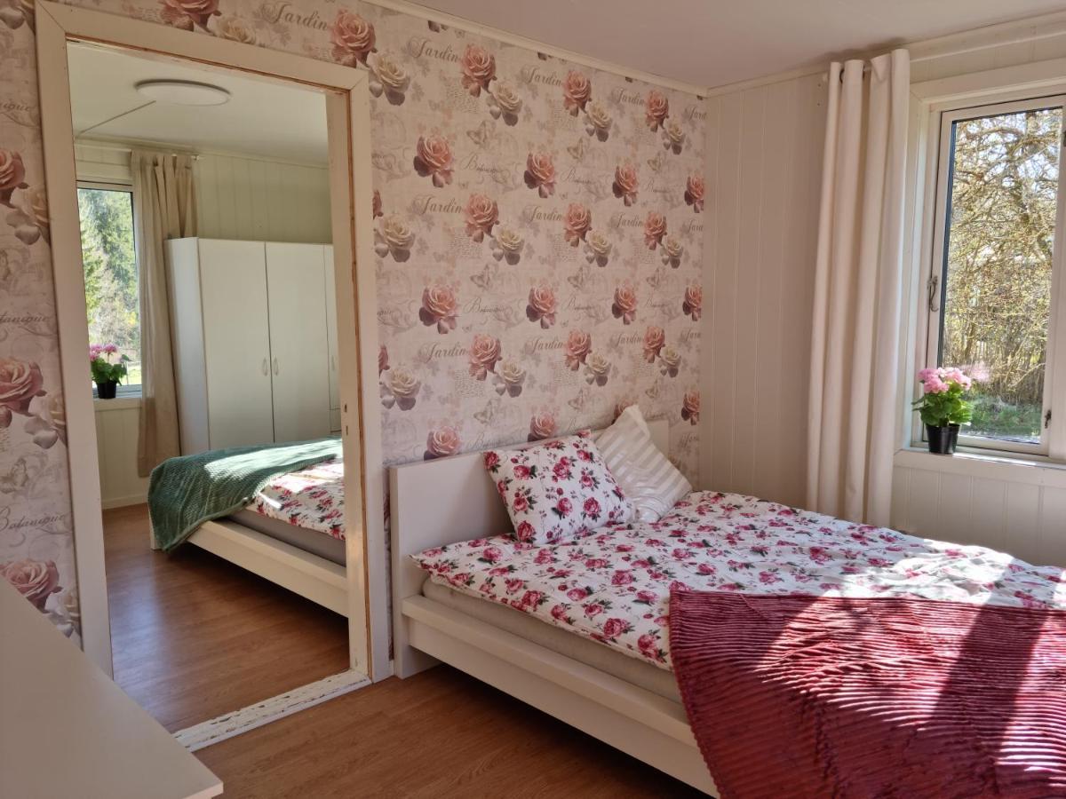 Charmigt Hus Pa Landet Naera Till Bad Strömstad Exterior foto